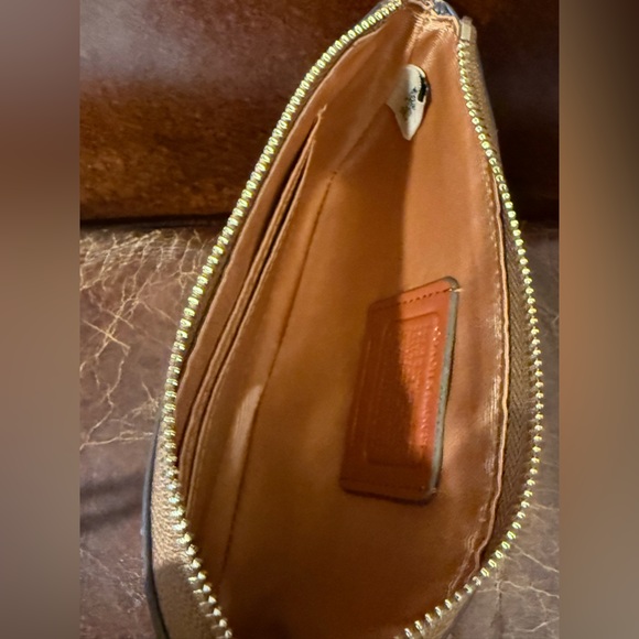 Coach x Peanuts Snoopy and Woodstock Brown Wristlet - Picture 7 of 9